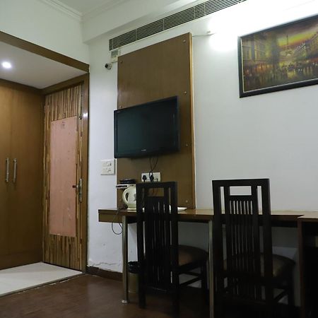 Hotel Parth Inn Газиабад Экстерьер фото