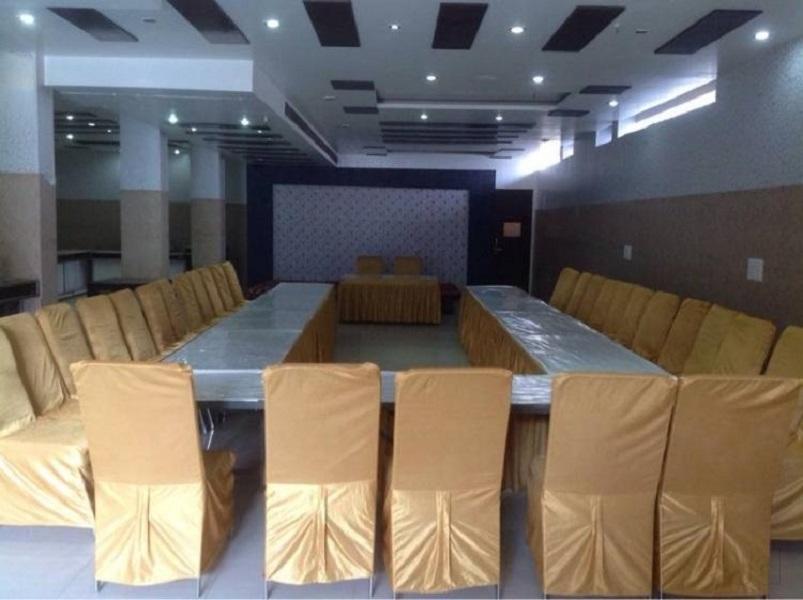 Hotel Parth Inn Газиабад Экстерьер фото