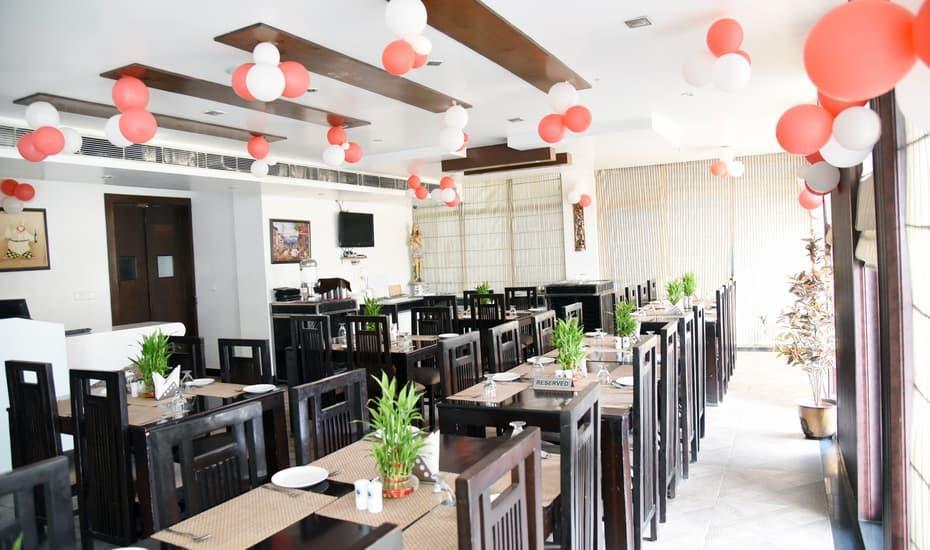 Hotel Parth Inn Газиабад Экстерьер фото