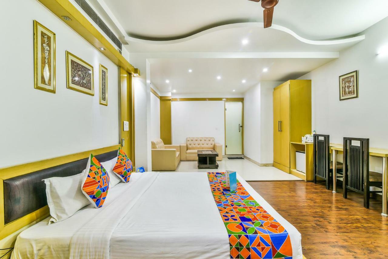 Hotel Parth Inn Газиабад Экстерьер фото