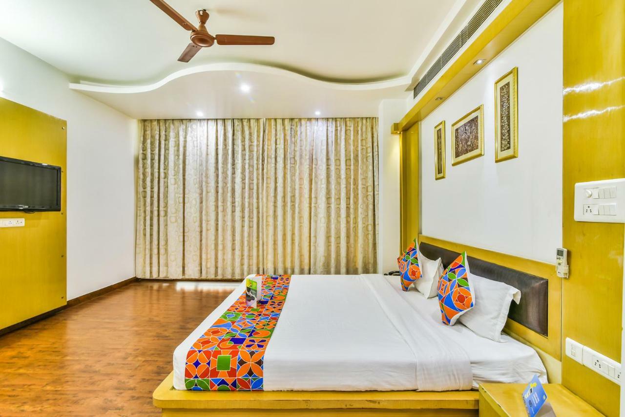 Hotel Parth Inn Газиабад Экстерьер фото
