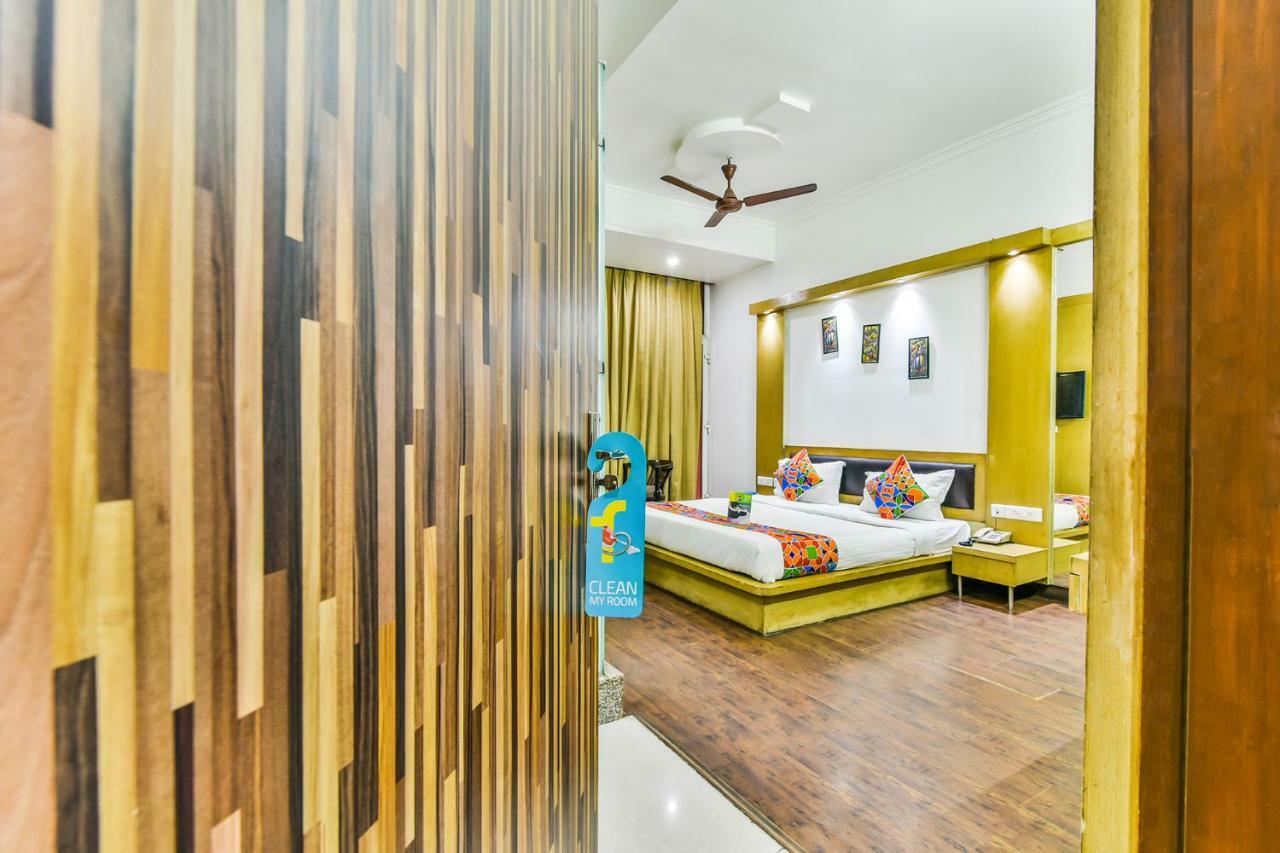 Hotel Parth Inn Газиабад Экстерьер фото