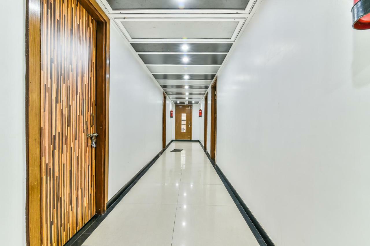 Hotel Parth Inn Газиабад Экстерьер фото