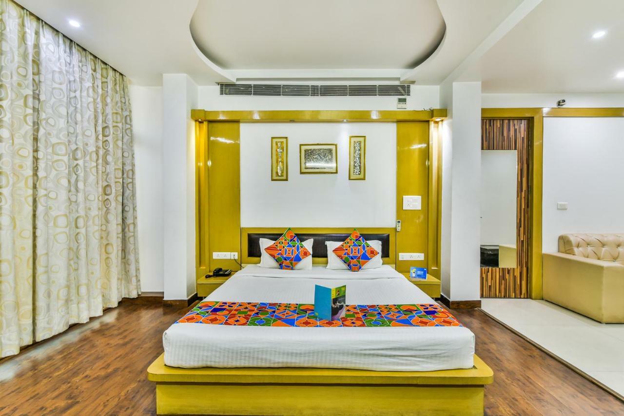 Hotel Parth Inn Газиабад Экстерьер фото