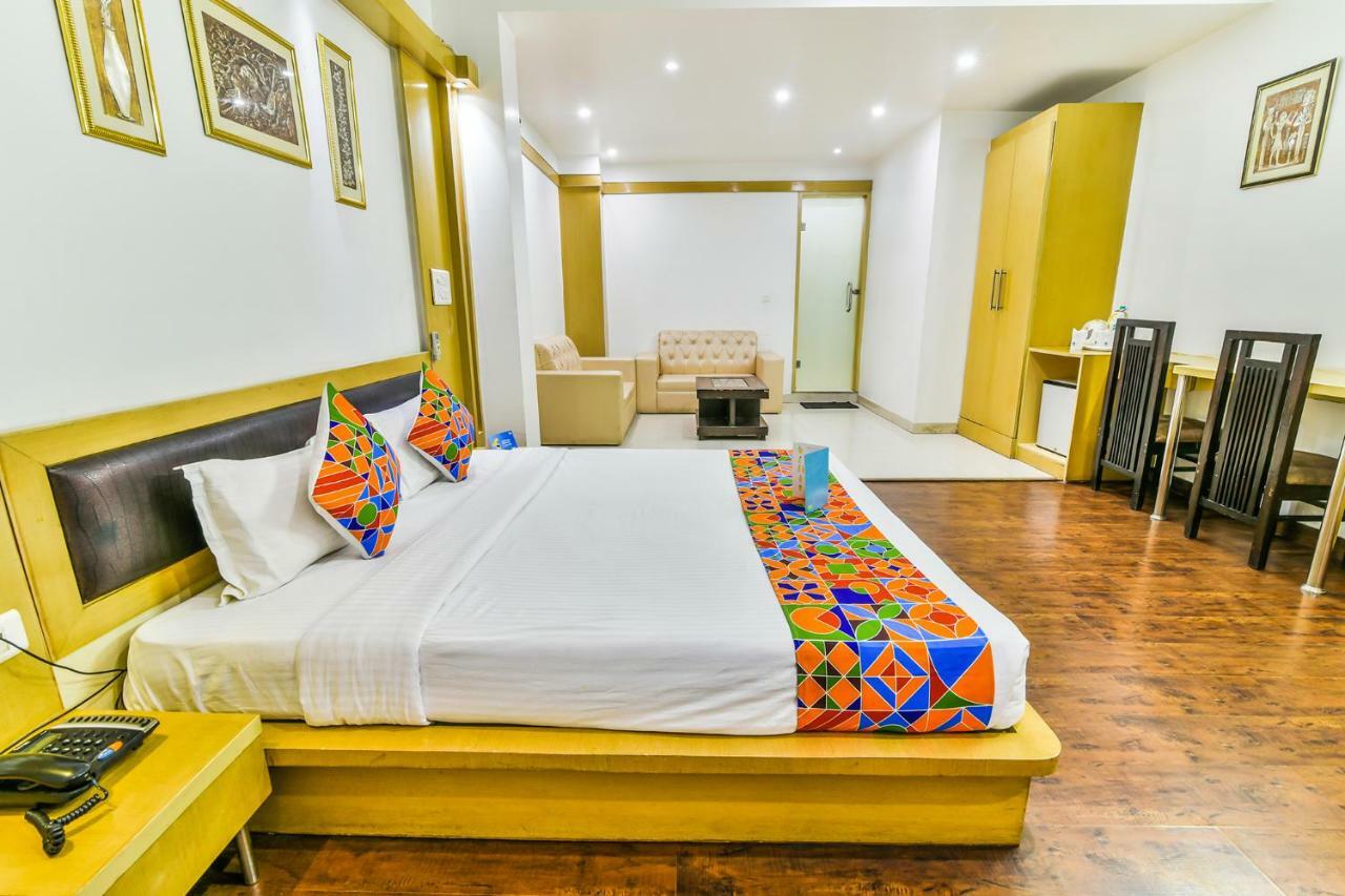 Hotel Parth Inn Газиабад Экстерьер фото