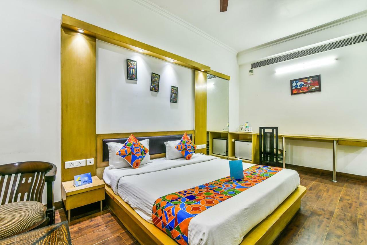 Hotel Parth Inn Газиабад Экстерьер фото