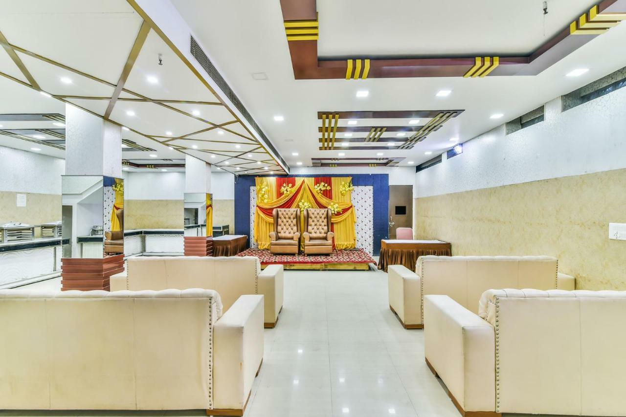 Hotel Parth Inn Газиабад Экстерьер фото